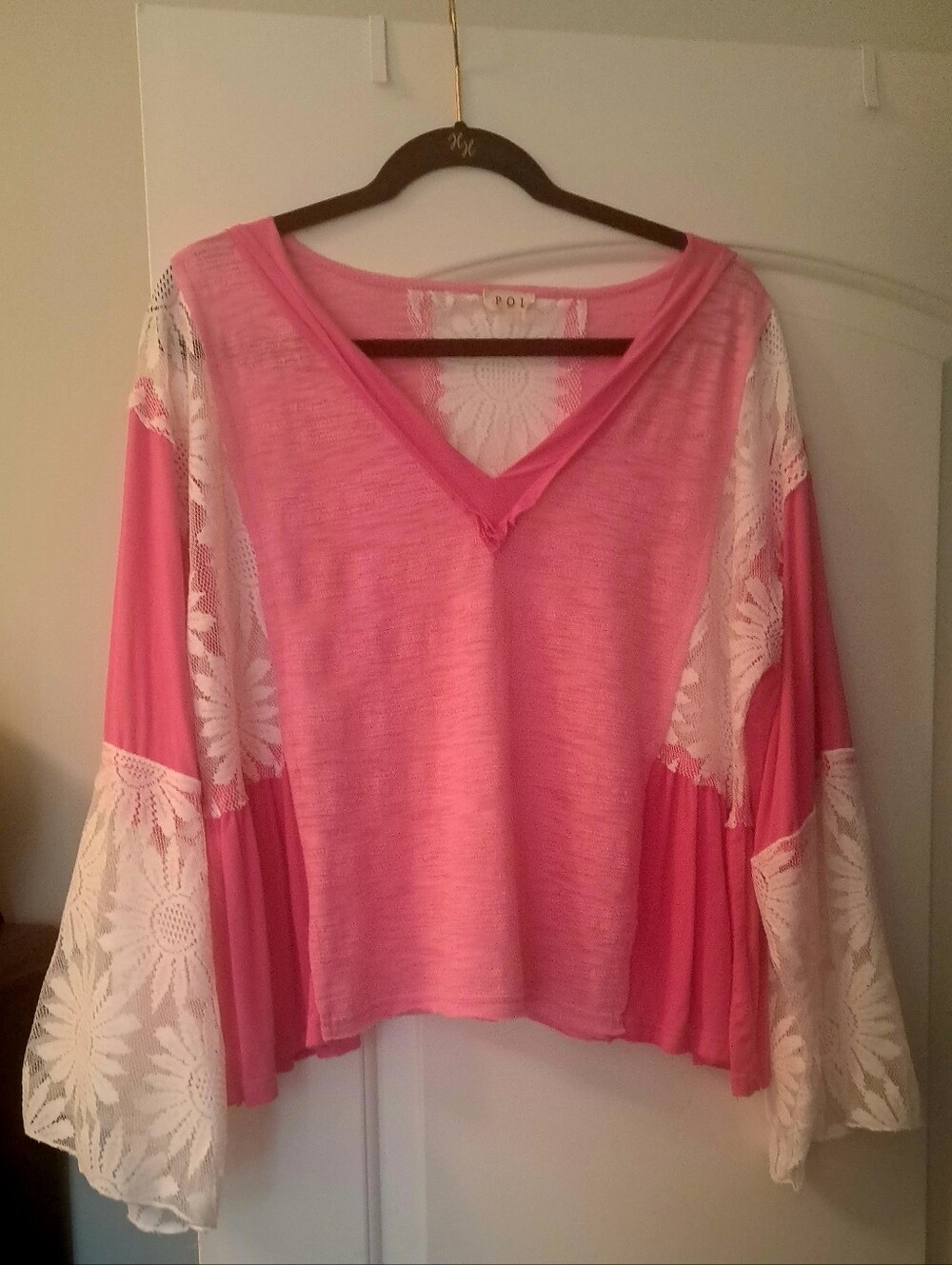 POL Size M -- Pink and White Long Sleeved Lace Detail Top